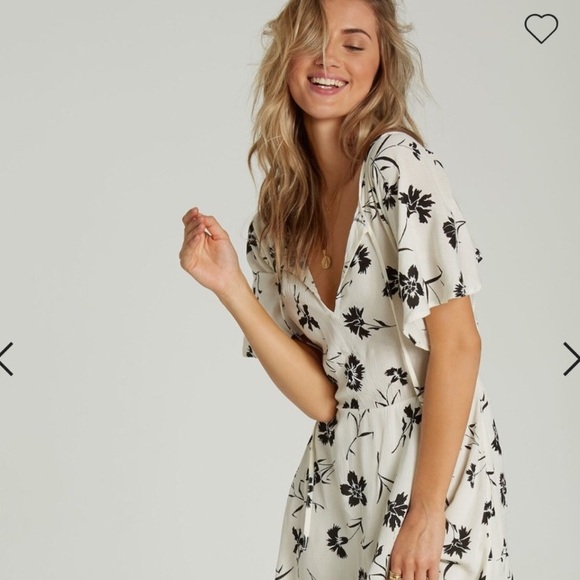 Billabong Black and White Flutter Sleeve Dress - Picture 7 of 7